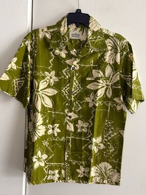 *Rare Find* True Vintage Hawaiian Shirt 1940’s - 50’s by Malihini